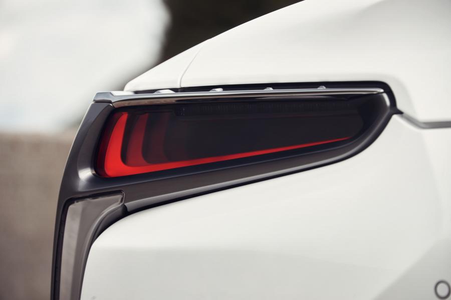 Детали экстерьера Lexus LC500h 2017 года  (WW) (фото 30 из 40)